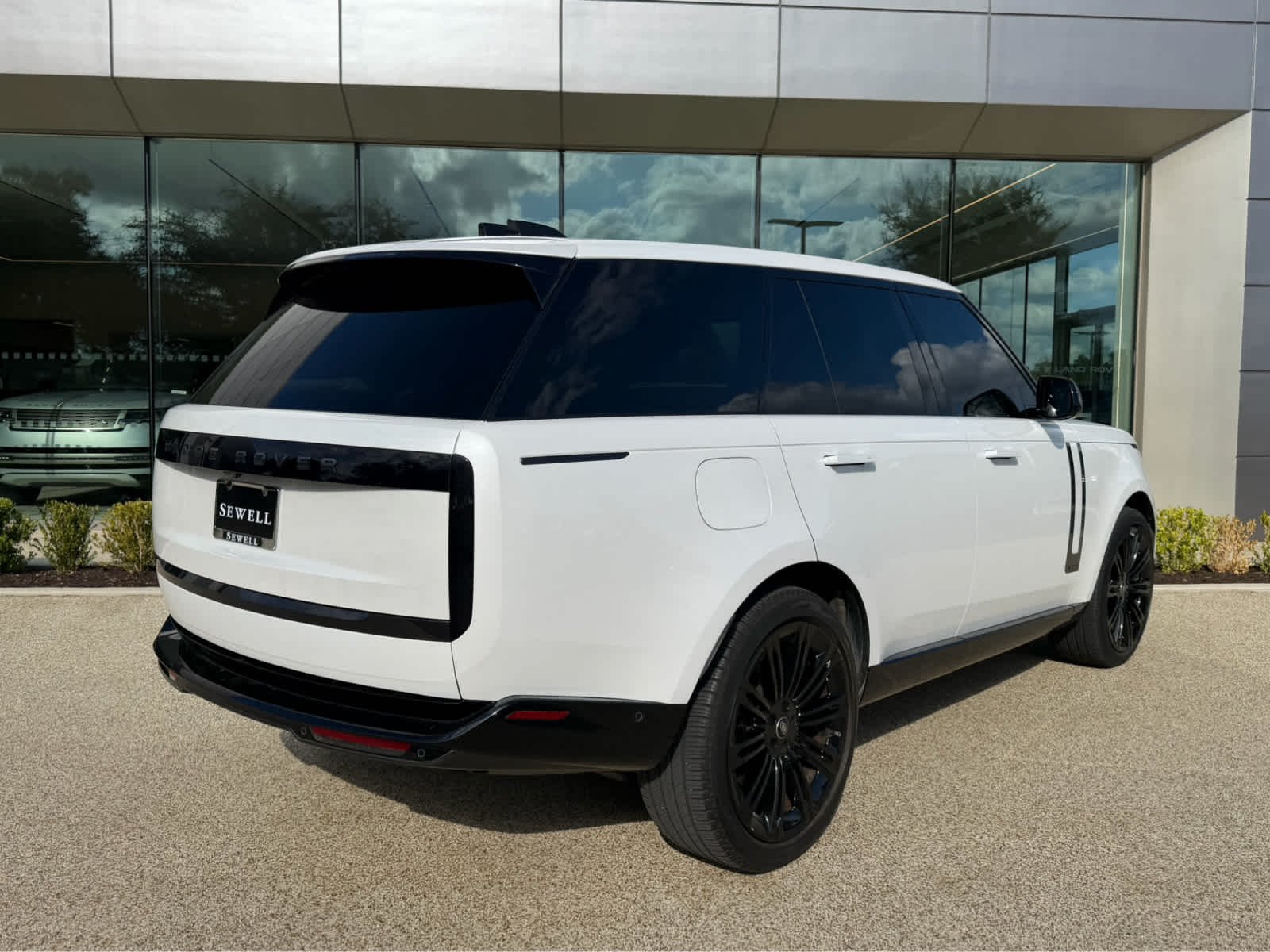 Certified Used 2024 Ostuni Pearl White Metallic Land Rover Autobiography image 5