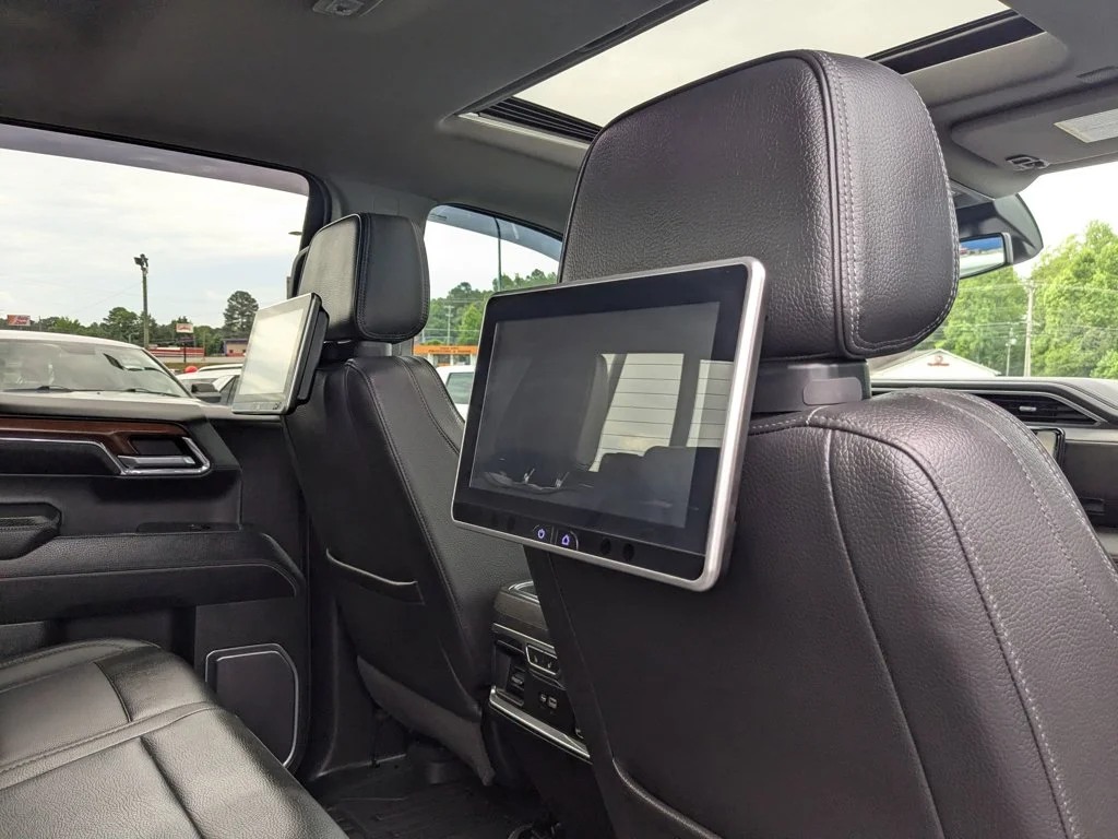Used 2023 Onyx Black GMC Denali image 30