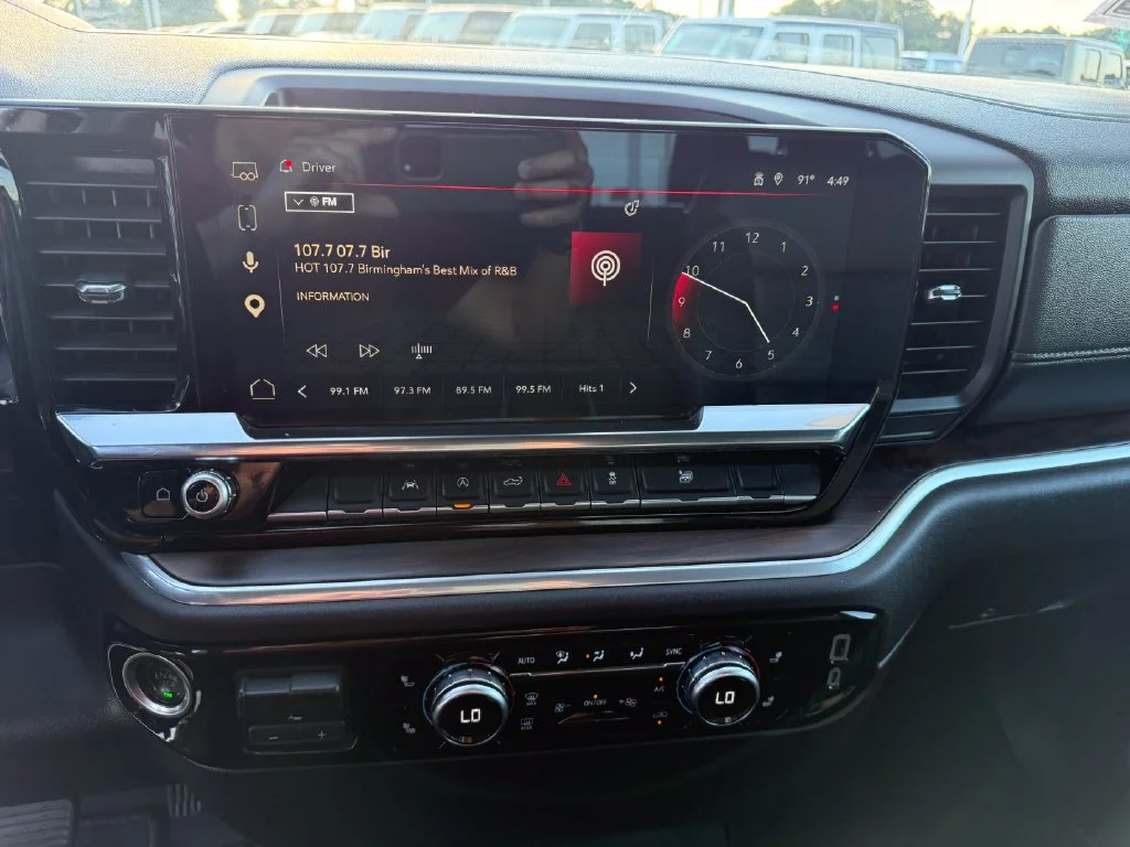 Used 2025 Silver GMC SLT image 11