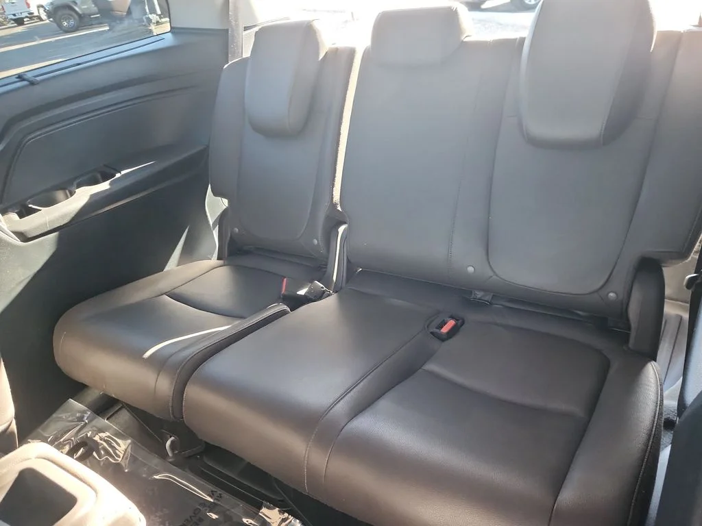 Used 2023 Silver Honda Touring image 13