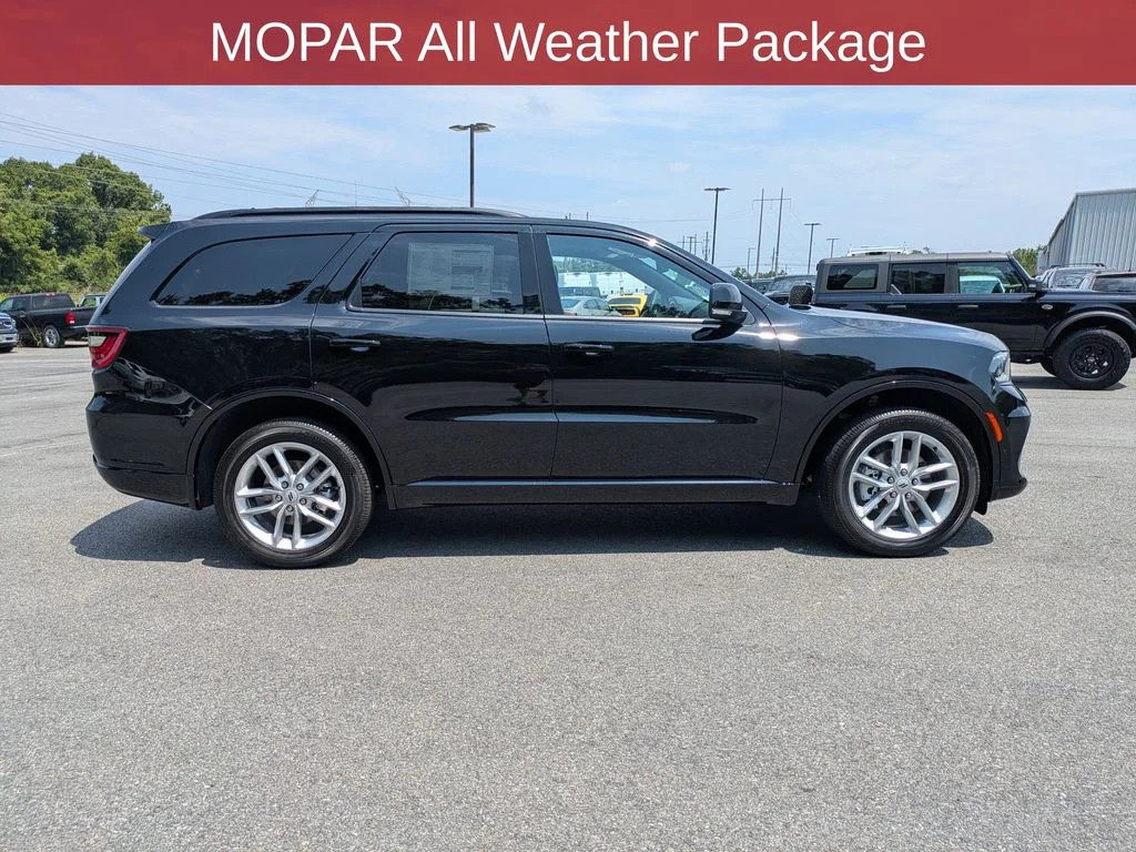 New 2026 Diamond Black Clear-Coat Exterior Paint Dodge GT Plus image 5