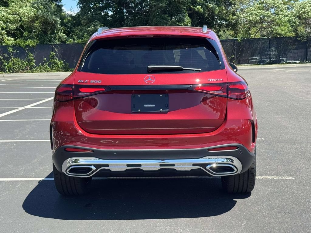 New 2026 MANUFAKTUR Patagonia Red Metallic Mercedes-Benz GLC 300 image 9