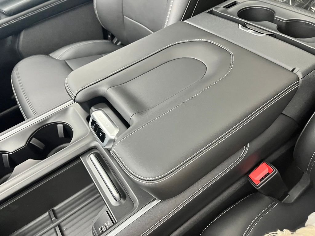 New 2026 Black Ford Platinum image 31