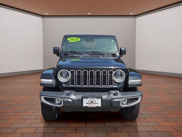 Used 2025 Black Jeep Sahara image 26