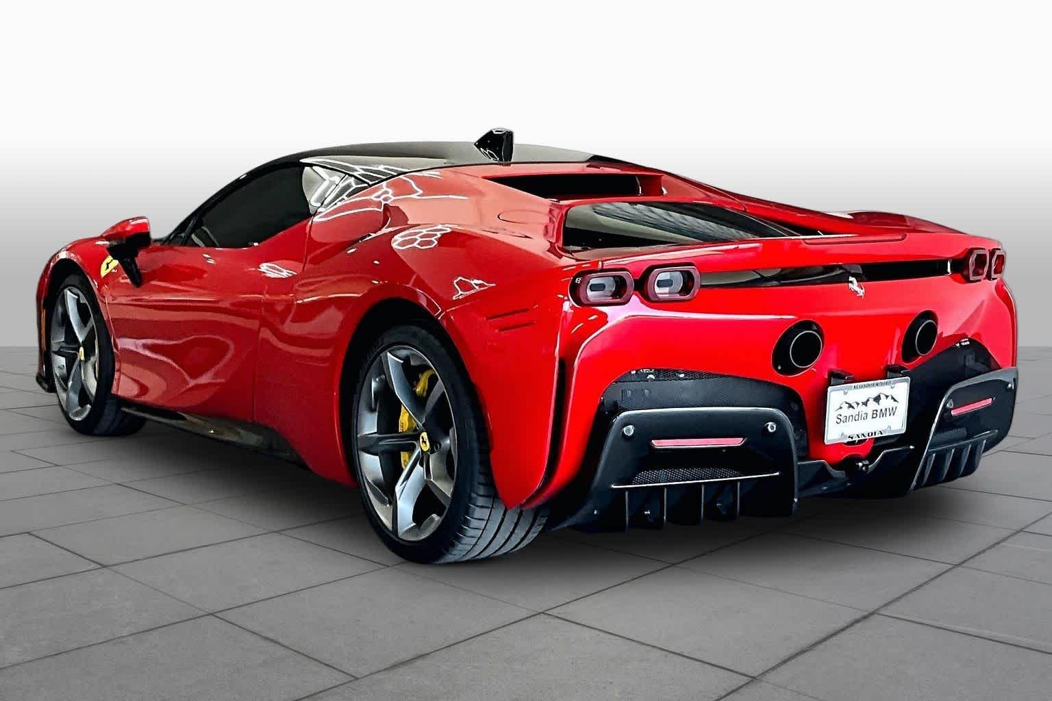 Used 2021  Ferrari  image 39