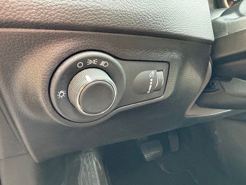 Used 2019 Gray Jeep Sport image 21