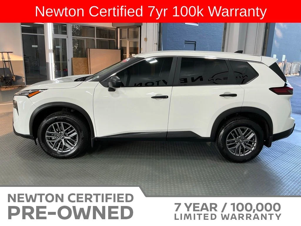 Certified Used 2025 Glacier White Nissan S image 3