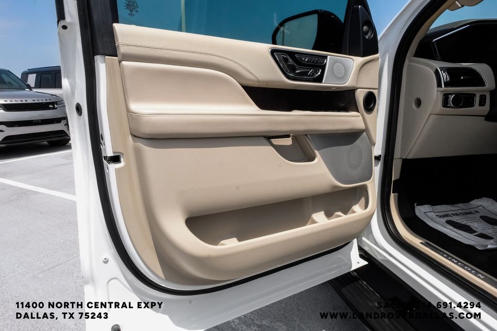 Used 2021 White Lincoln Reserve image 54