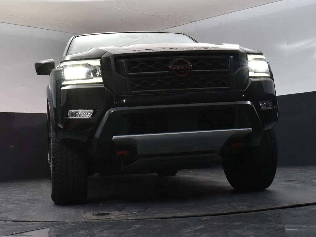 Used 2023 Black Nissan PRO-4X image 31