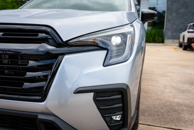 New 2026 Ice Silver Metallic Subaru Onyx Edition Touring image 3