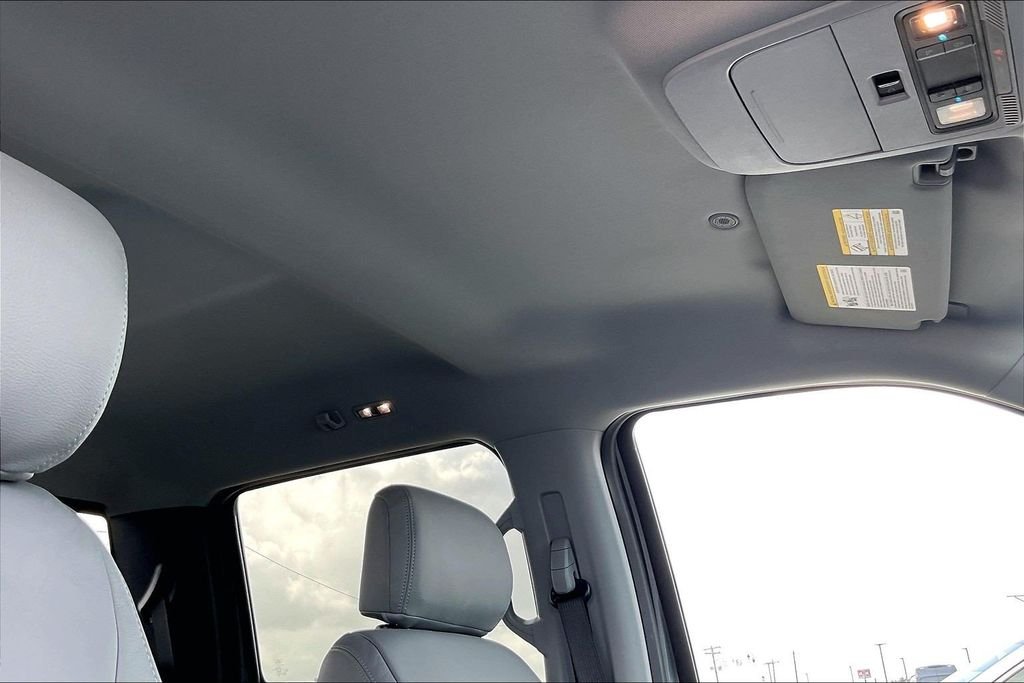 Used 2024 Gray Ford XLT image 28