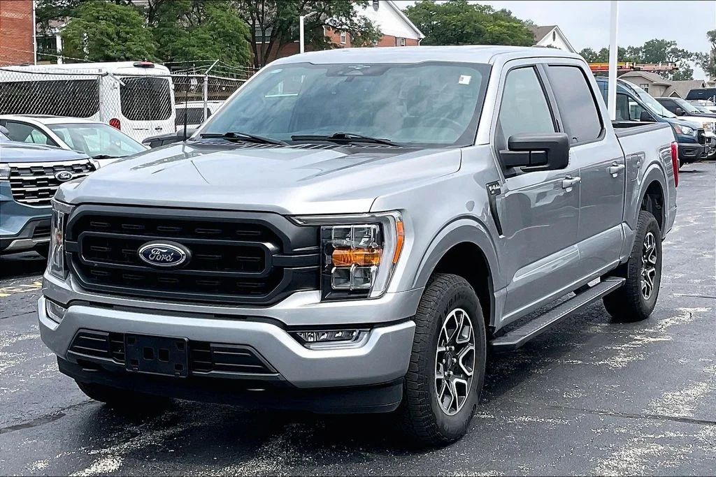 Certified Used 2023 Silver Metallic Ford XLT image 8