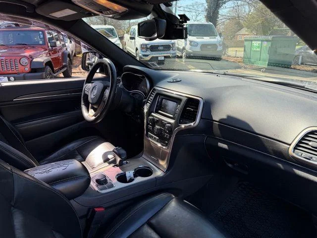 Used 2015 Silver Jeep Limited image 14