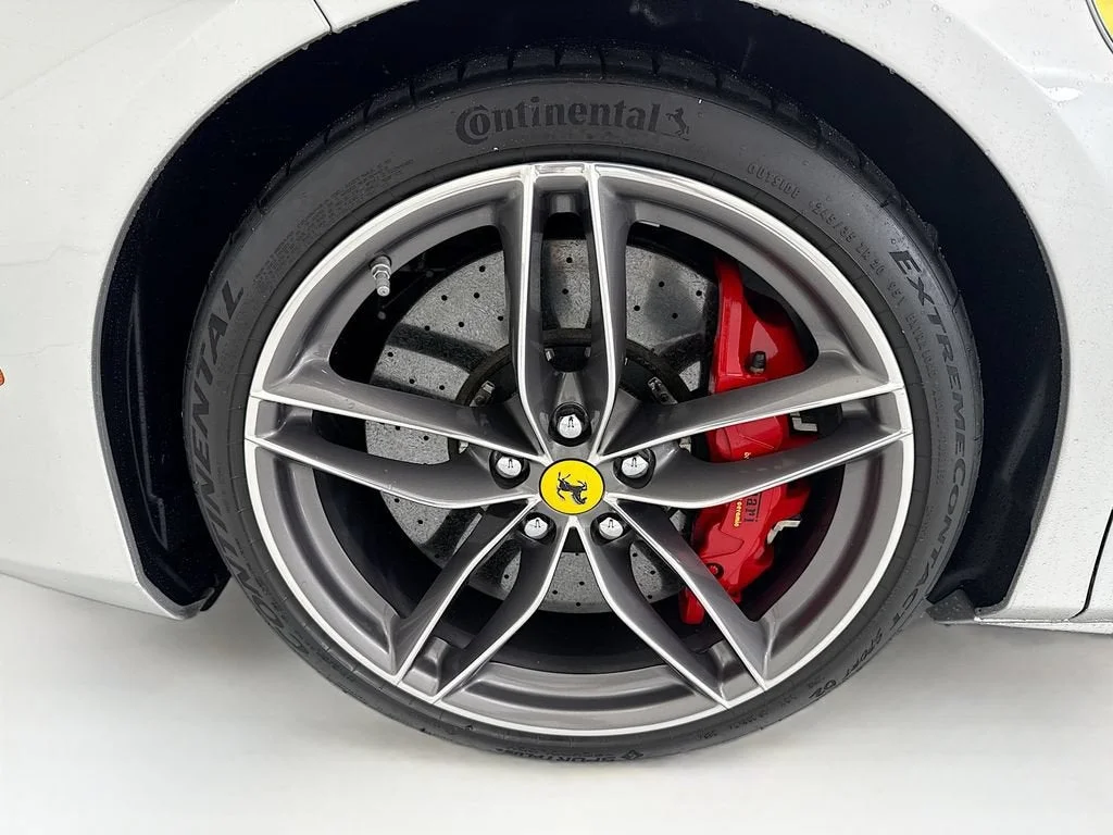Used 2018 Argento Nurburgring Ferrari  image 33