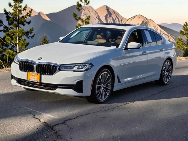 Used 2022 White BMW 530i xDrive image 4