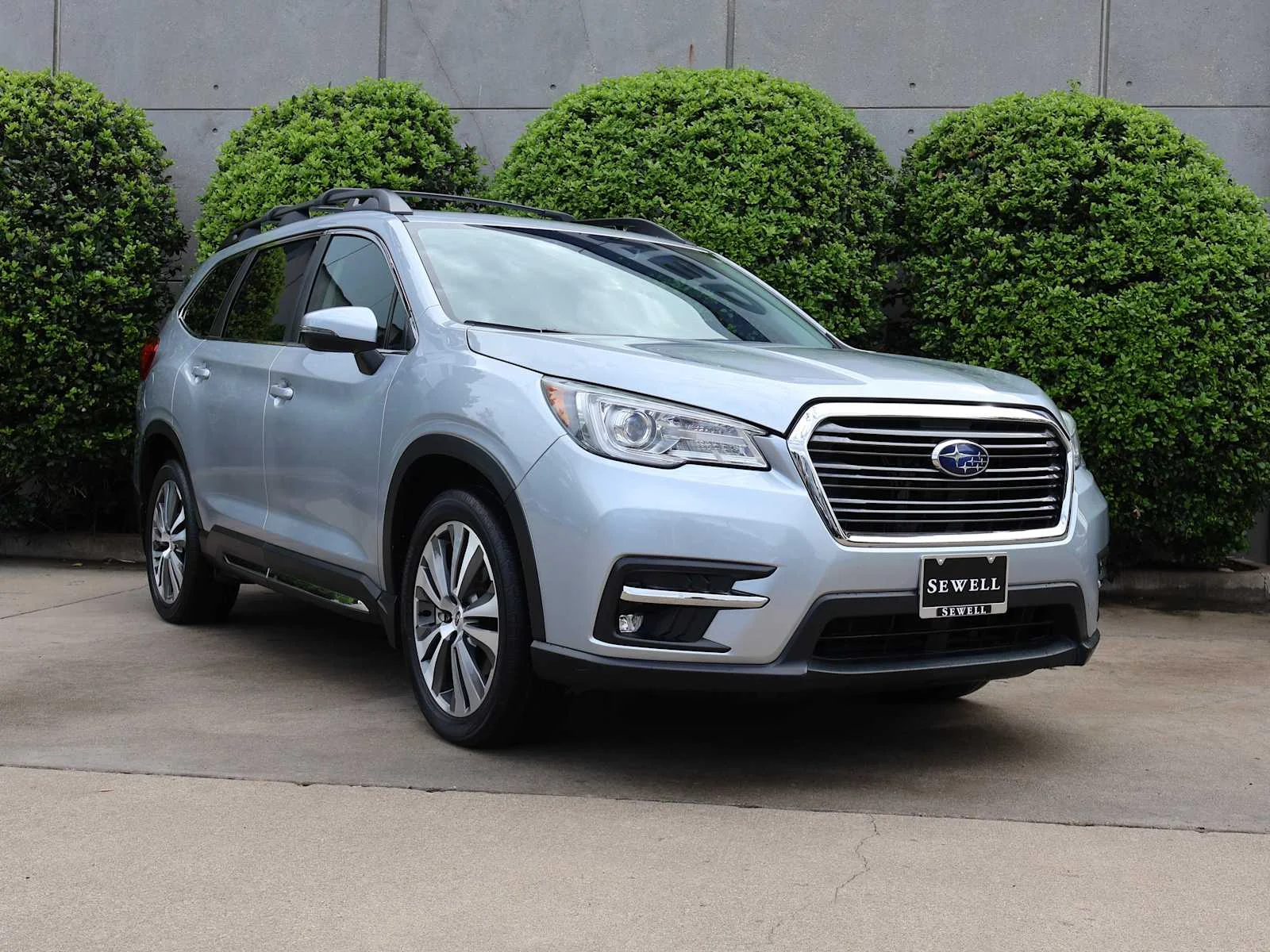 Used 2021 Ice Silver Metallic Subaru Limited image 3
