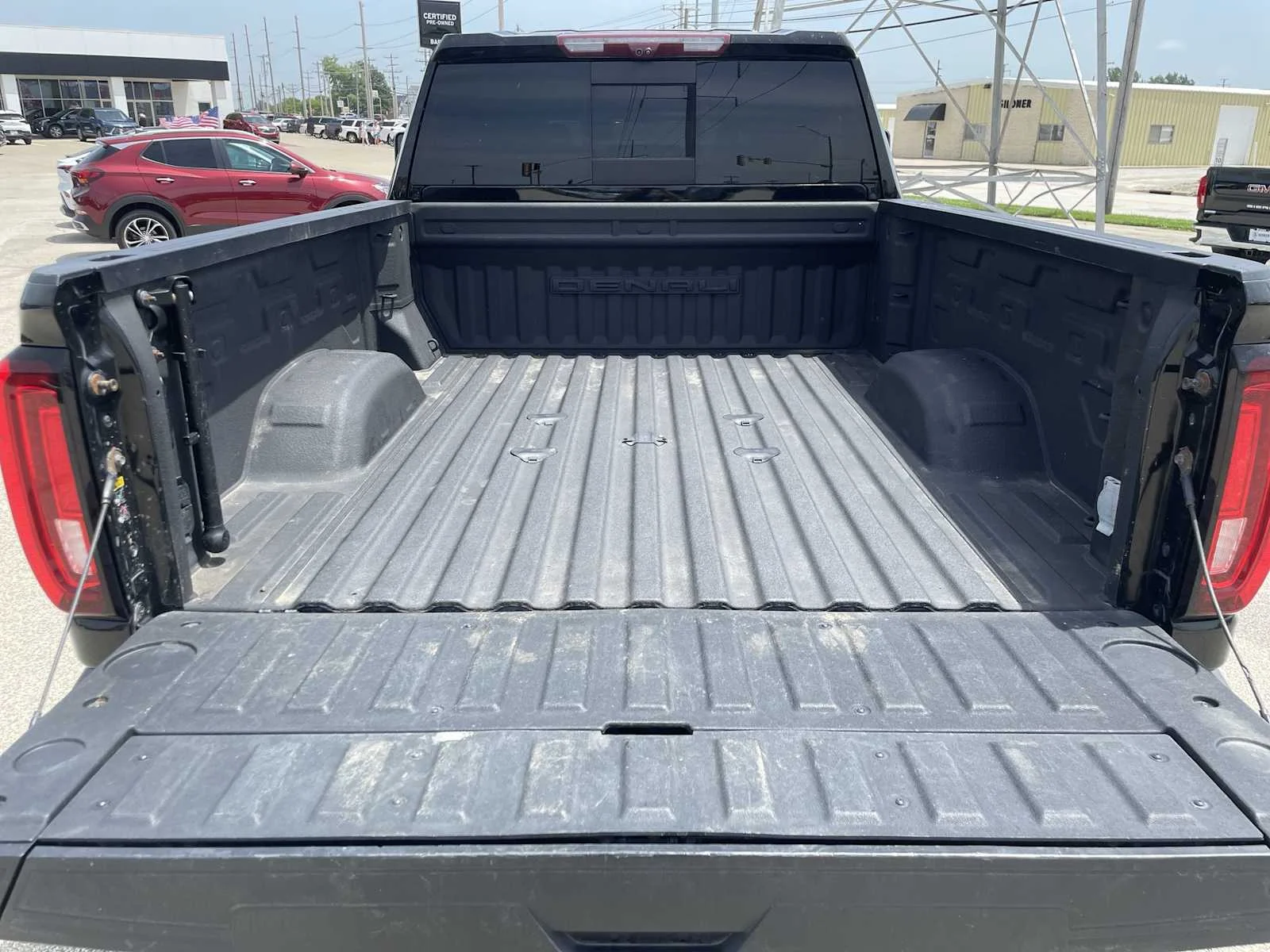 Used 2021 Onyx Black GMC Denali image 28