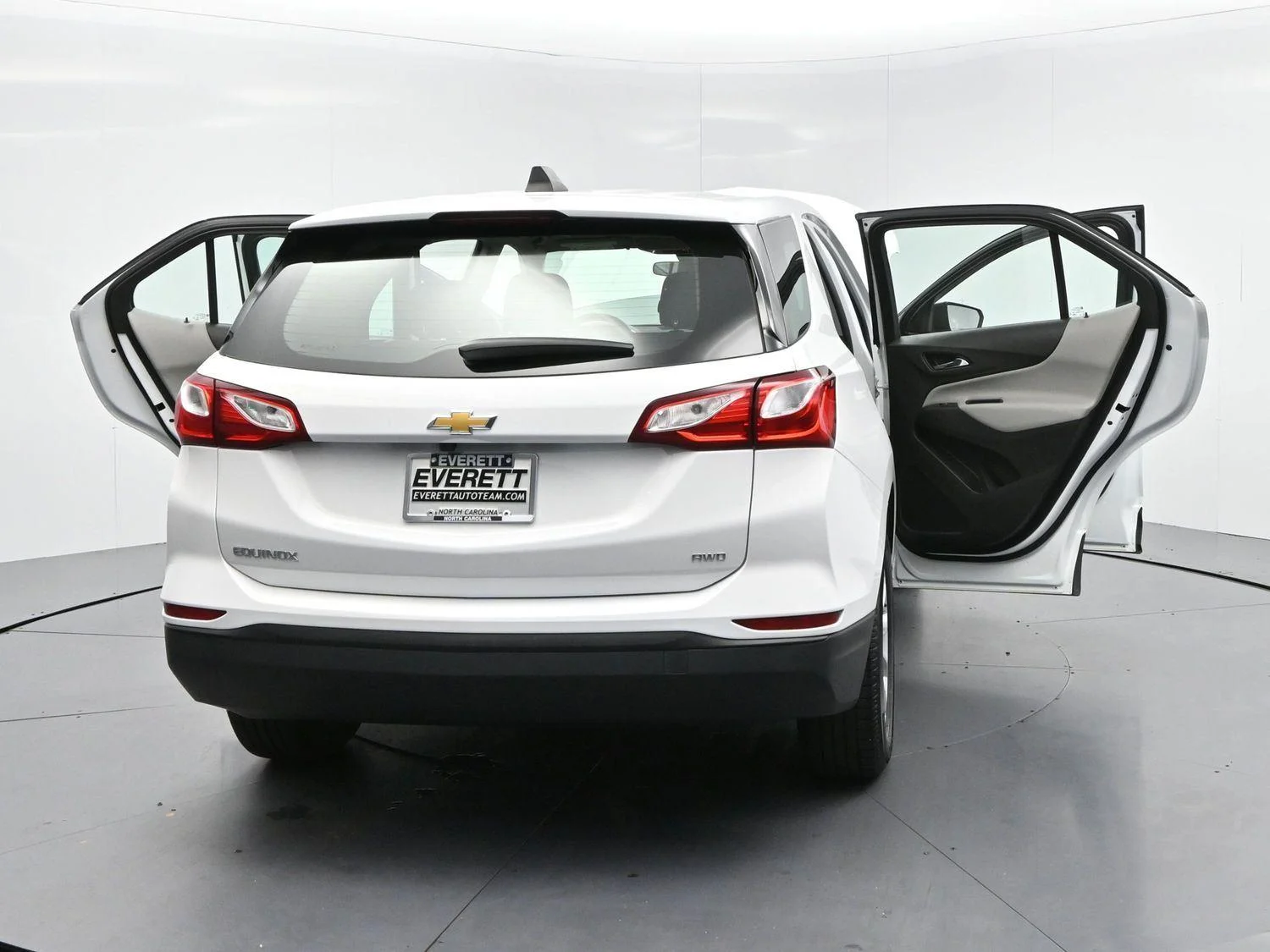 Used 2019 SUMMIT WHITE Chevrolet LS image 37