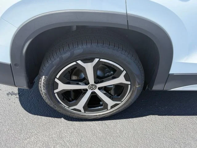 New 2026 White Volkswagen 2.0T SE image 7