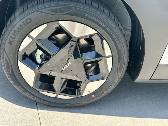 New 2027 Snow White Pearl Kia S image 30