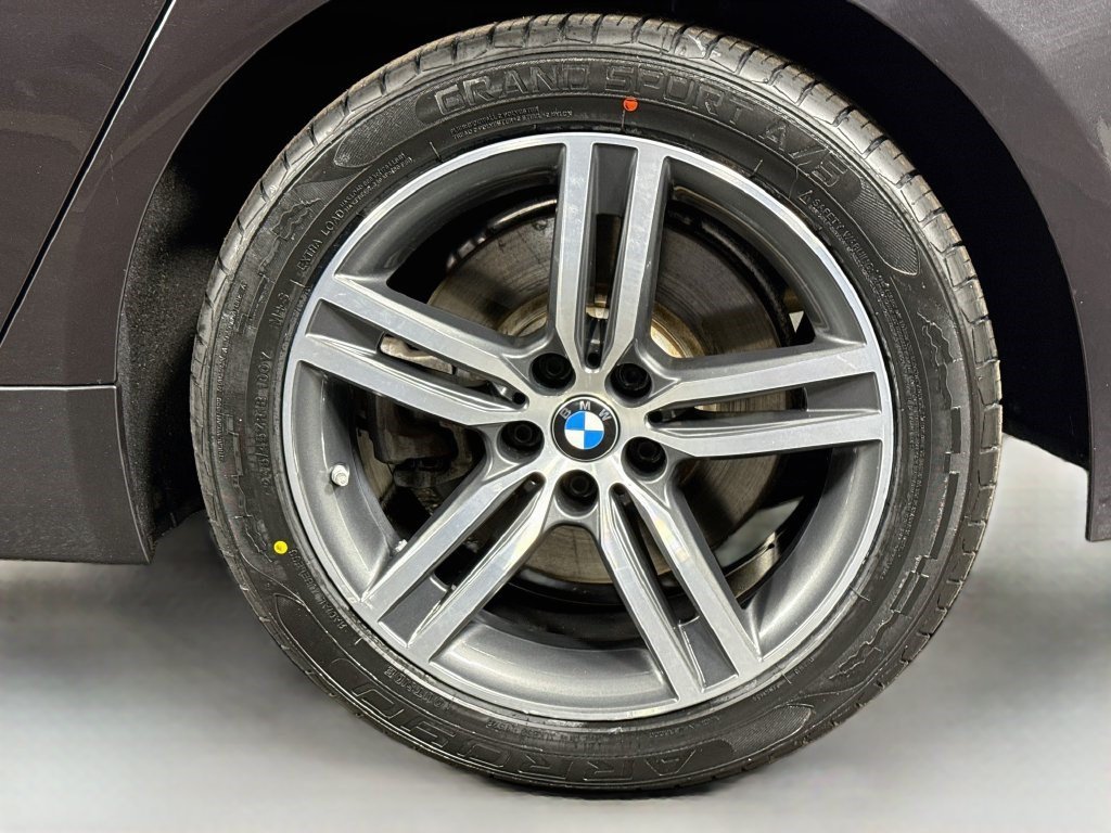 Used 2021 Dark Graphite Metallic BMW 540i xDrive image 33