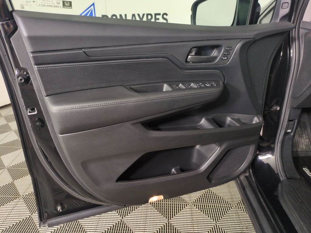 2024 Honda Odyssey EX-L - Photo 11