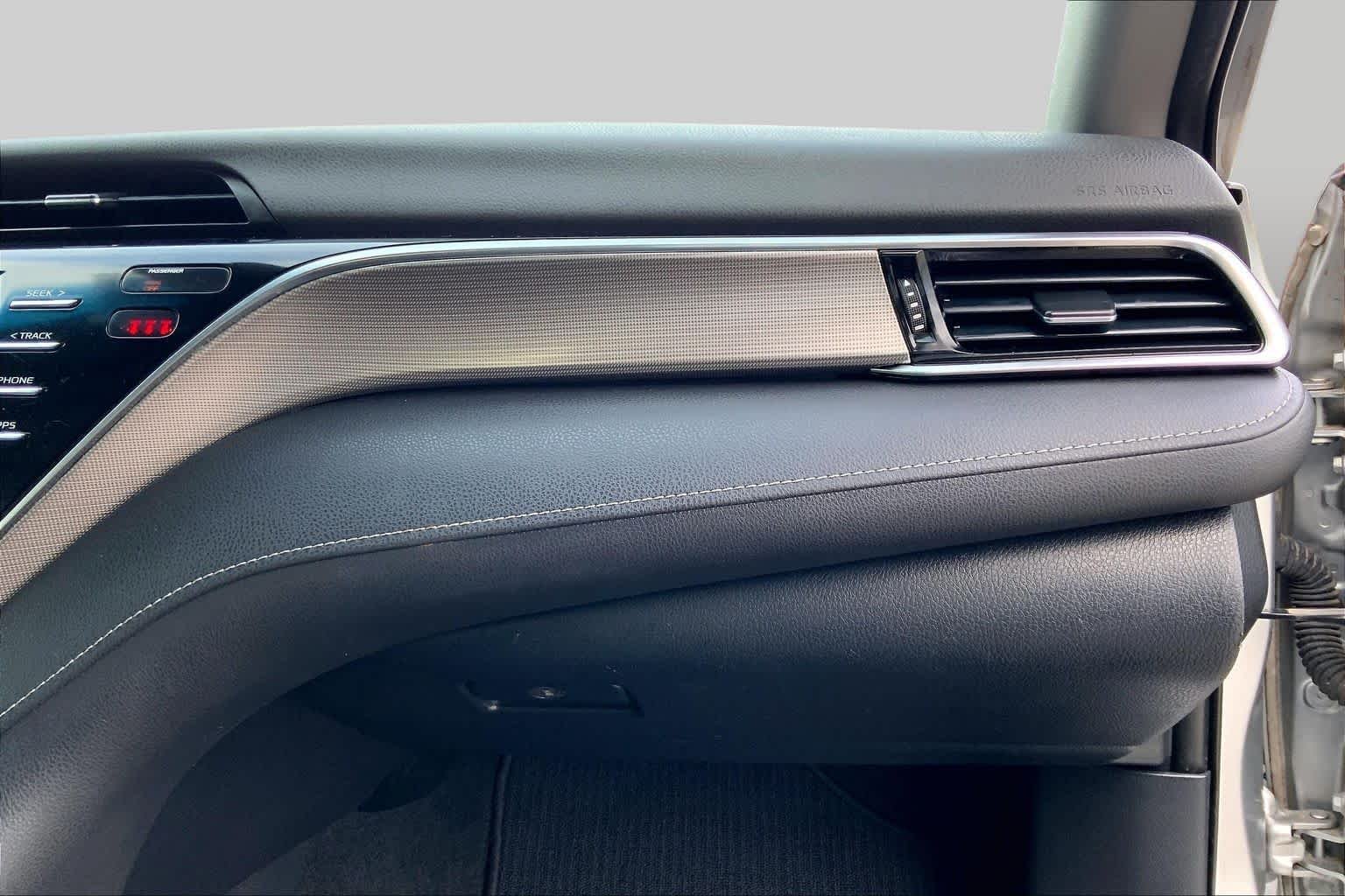 Used 2018 Celestial Silver Metallic Toyota SE image 18