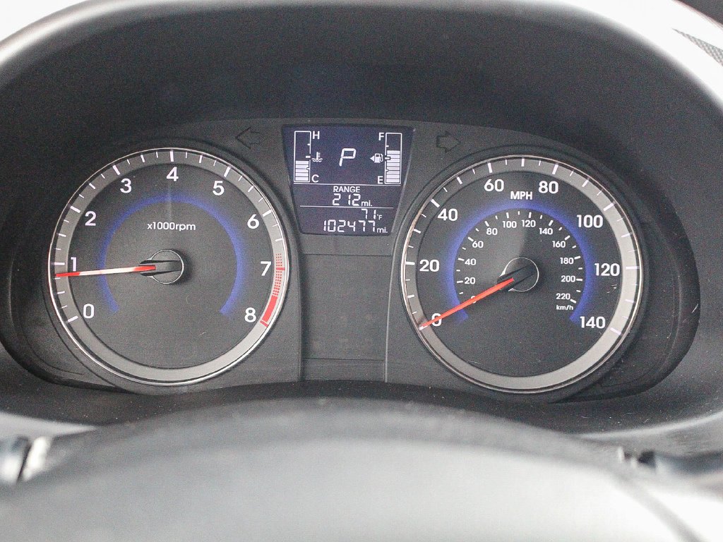 Used 2016 Black Hyundai SE image 25