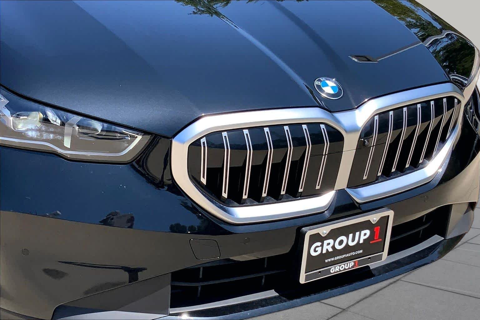 Used 2024 Black Sapphire Metallic BMW 530i image 30