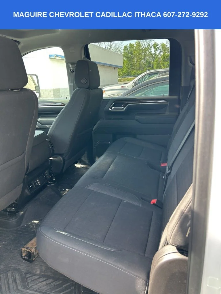 Used 2025 White Chevrolet LT image 6