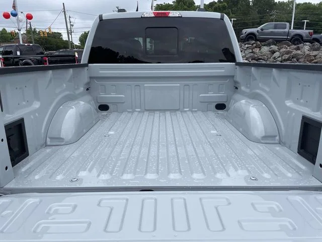 New 2026 Avalanche Ford XLT image 9