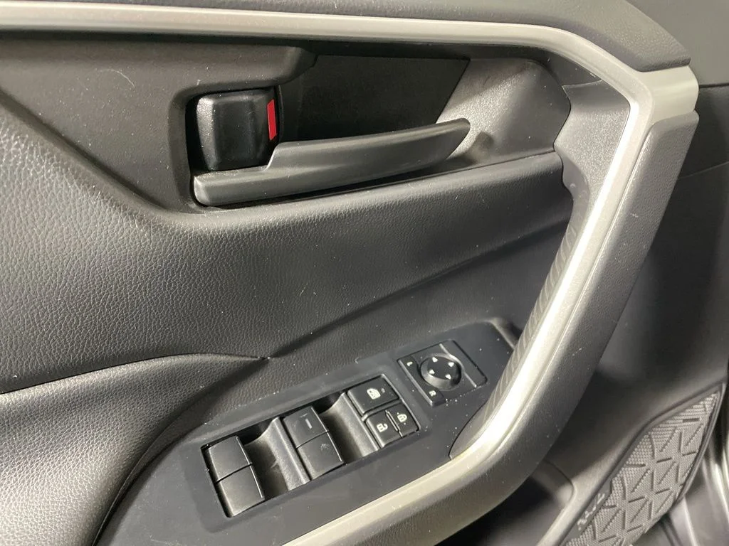 Used 2022 Gray Toyota LE image 9
