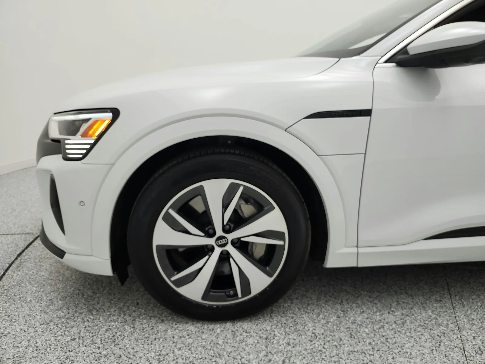 Used 2024 Glacier White Metallic Audi Premium Plus quattro image 18