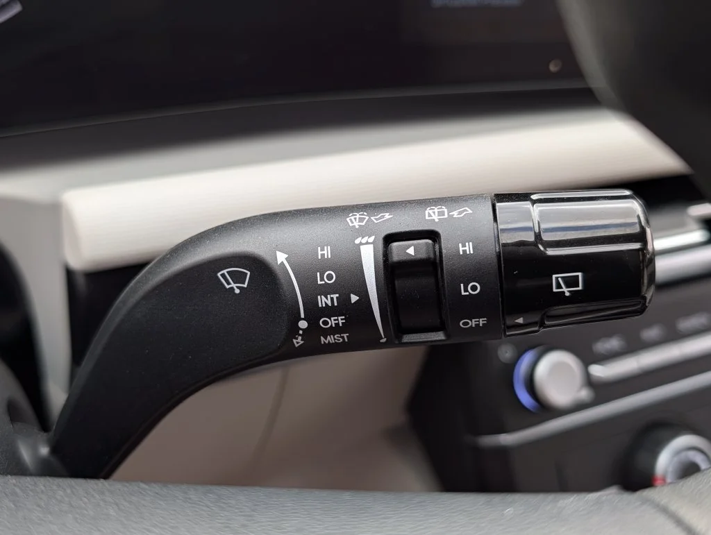 Used 2025 Gray Hyundai SE image 29