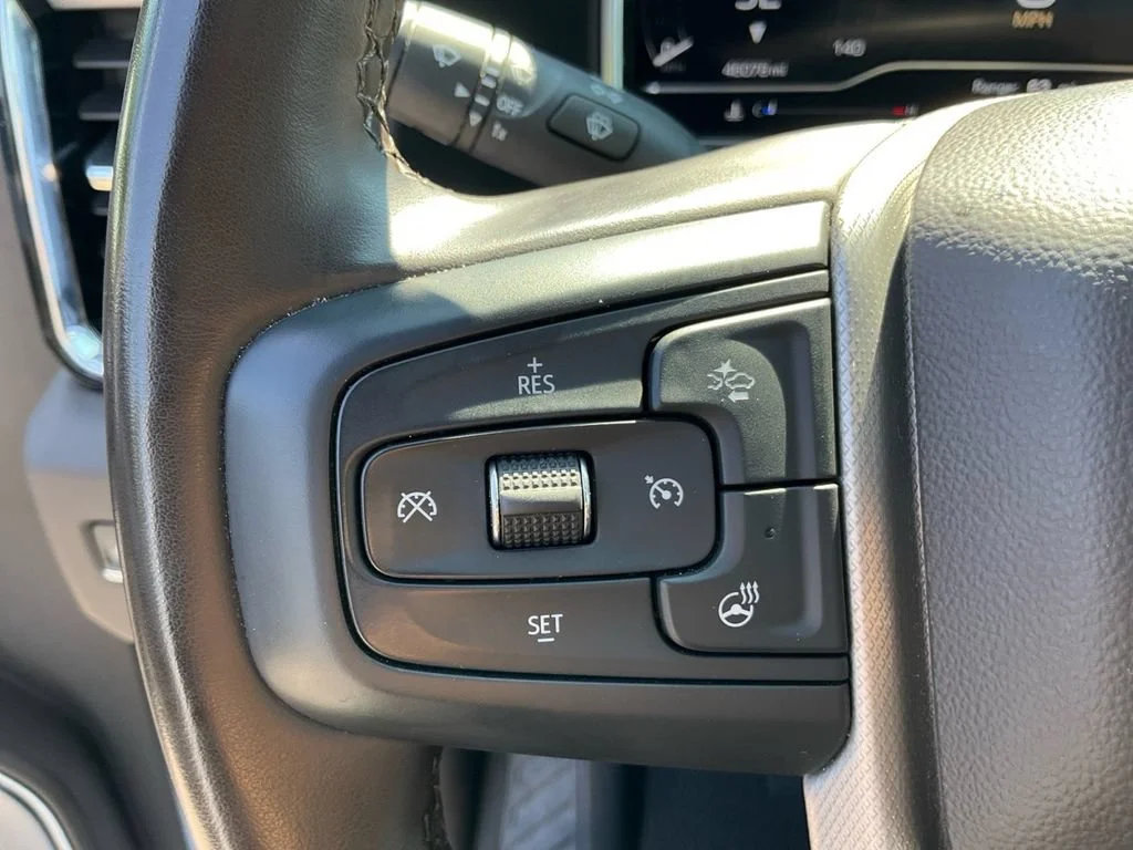 Used 2025 White Frost Tricoat GMC Denali image 30