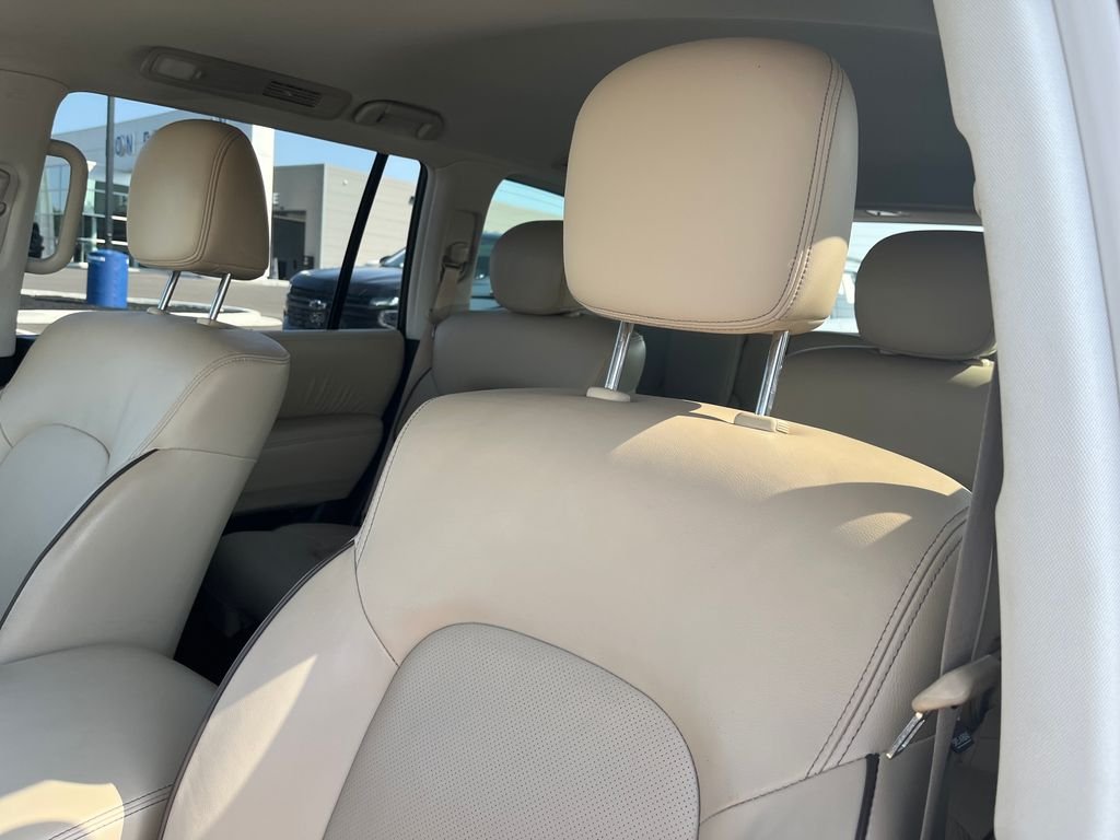 Used 2023 White Nissan SL image 12