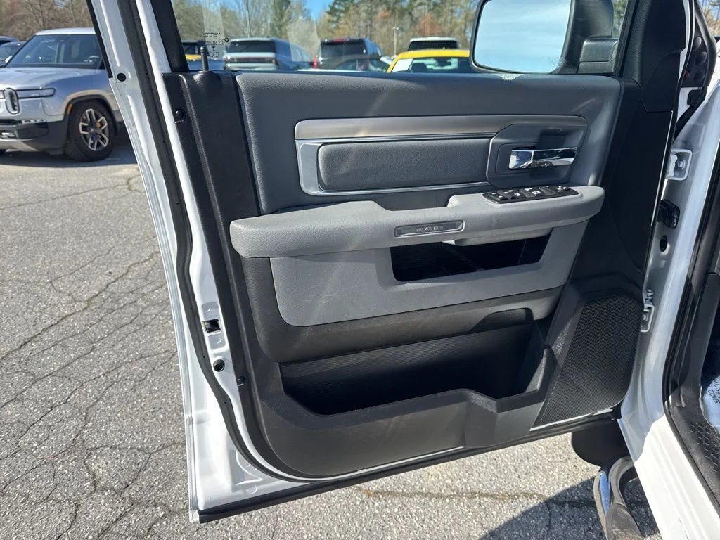Used 2017 White Ram SLT image 21