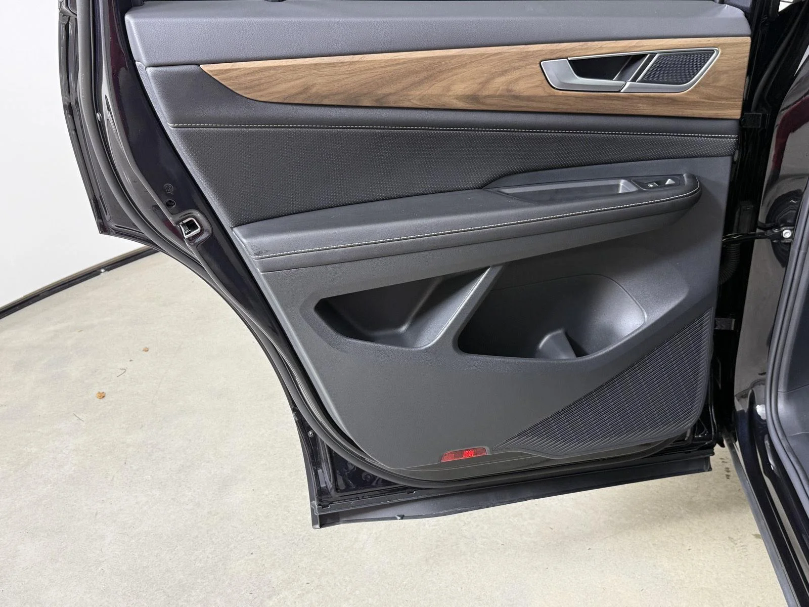 New 2026 Deep Black Pearl Volkswagen 2.0T SE image 22