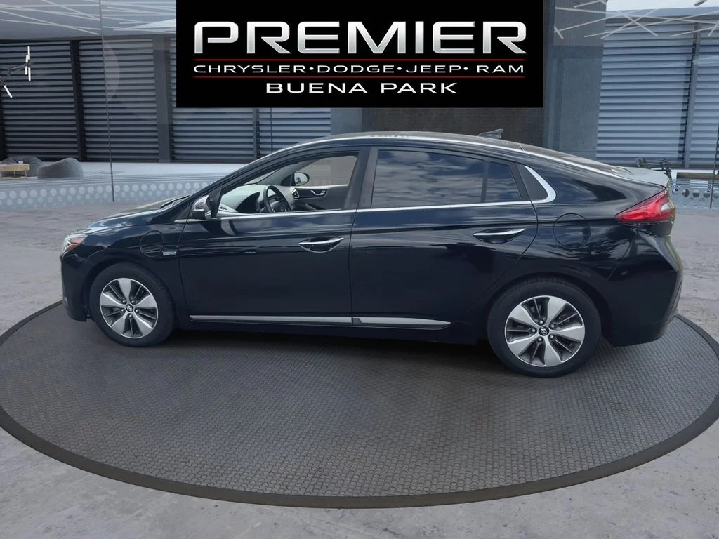 Used 2018 Black Hyundai Limited image 5
