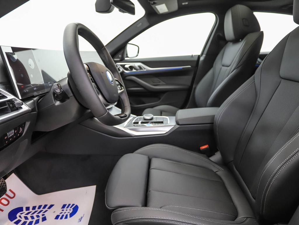 2025 BMW i4 40 - Photo 11