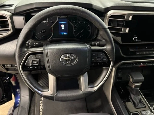 Used 2024  Toyota SR5 image 16