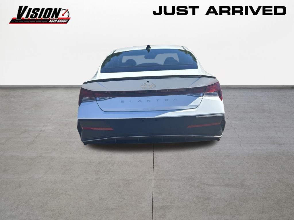New 2026 White Hyundai SEL Sport image 5