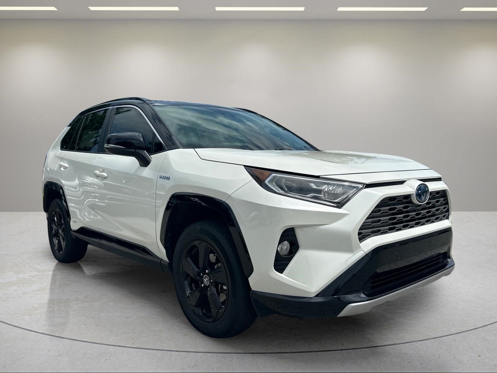 Used 2019 Blizzard Pearl Toyota Hybrid XSE image 7
