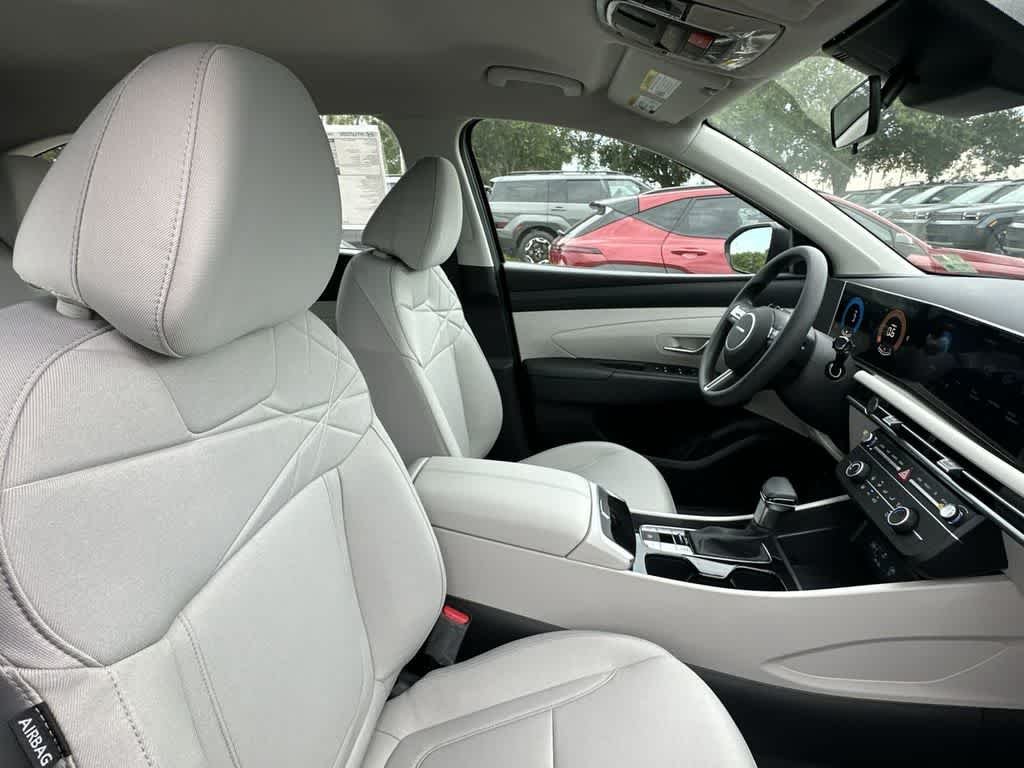 New 2026 Hampton Gray Hyundai SE image 12