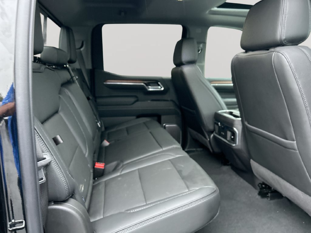 Used 2025 Onyx Black GMC Denali image 29