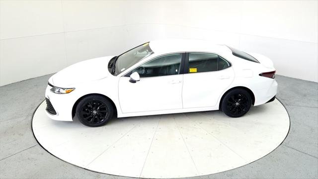 2023 Toyota Camry LE - Photo 14