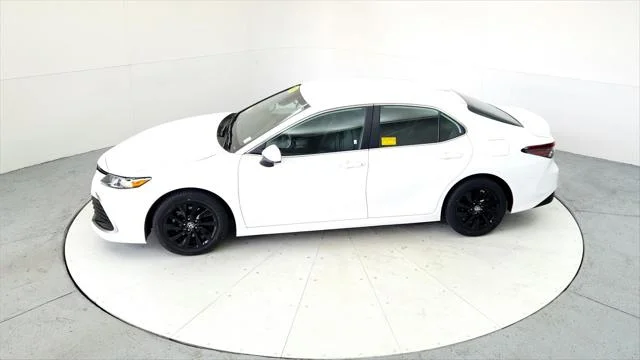 2023 Toyota Camry LE - Photo 14