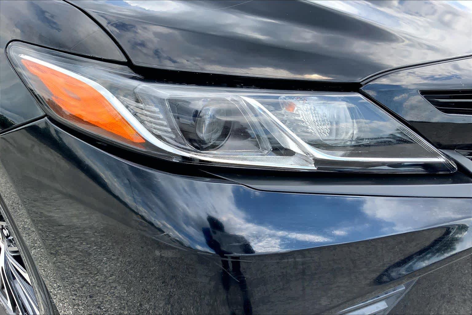Used 2019 Midnight Black Metallic Toyota SE image 27