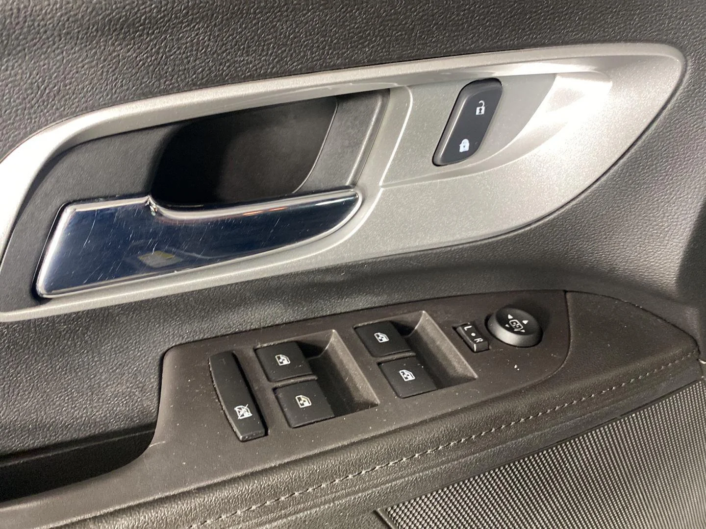 Used 2016 Patriot Blue Metallic Chevrolet LT image 15