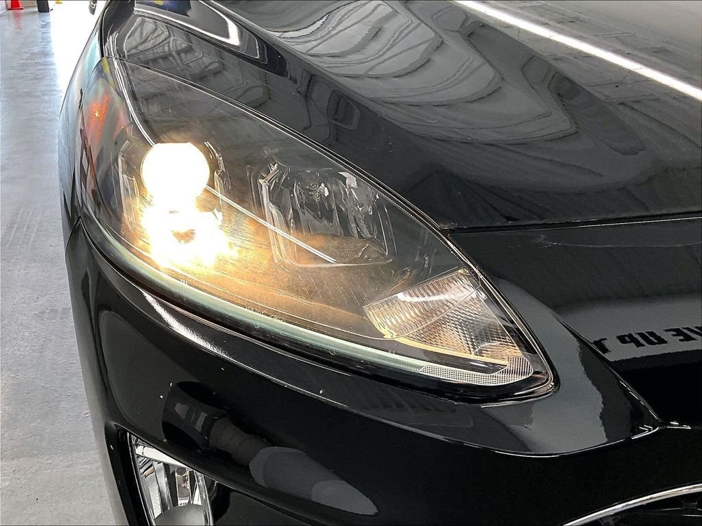 Used 2022 Black Metallic Ford SEL image 30
